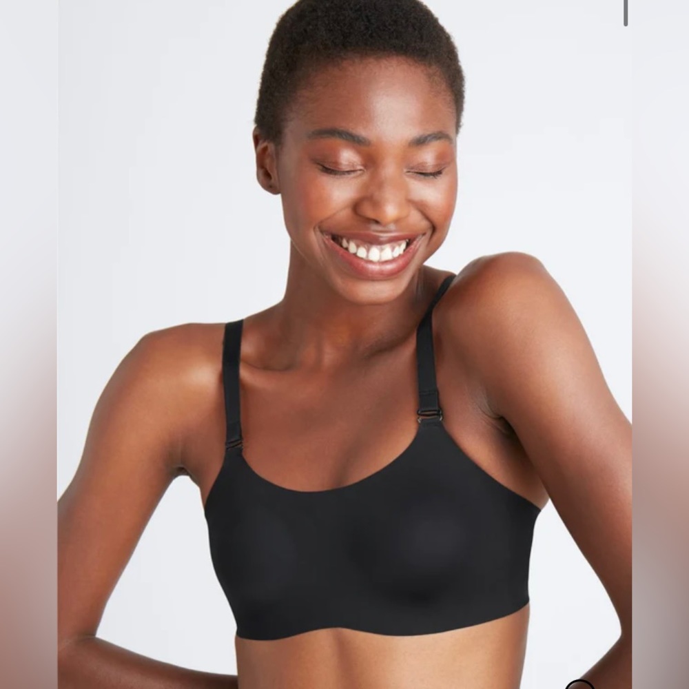knix Black Wireless Seamless Scoop Neck Bra